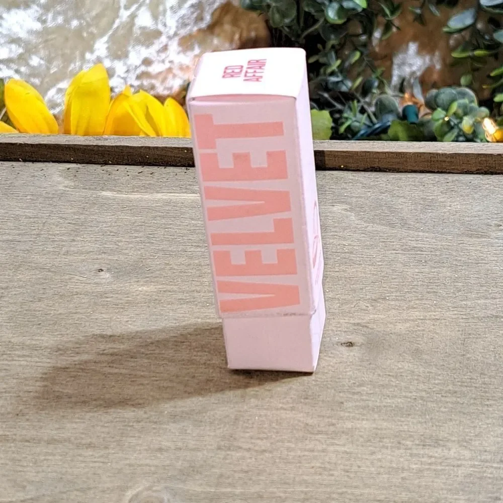 NIB Jeffree Star Velvet Trap Red Affair